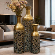 Set of Vases with Leaf Pattern