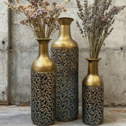 Set of Vases with Leaf Pattern